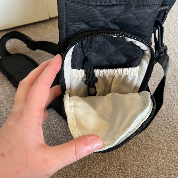 sportsnew Quilt Black Insulated Water Bottle Holder Purse with Crossbody Strap - Picture 8 of 8